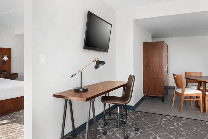 Room 13 of 29